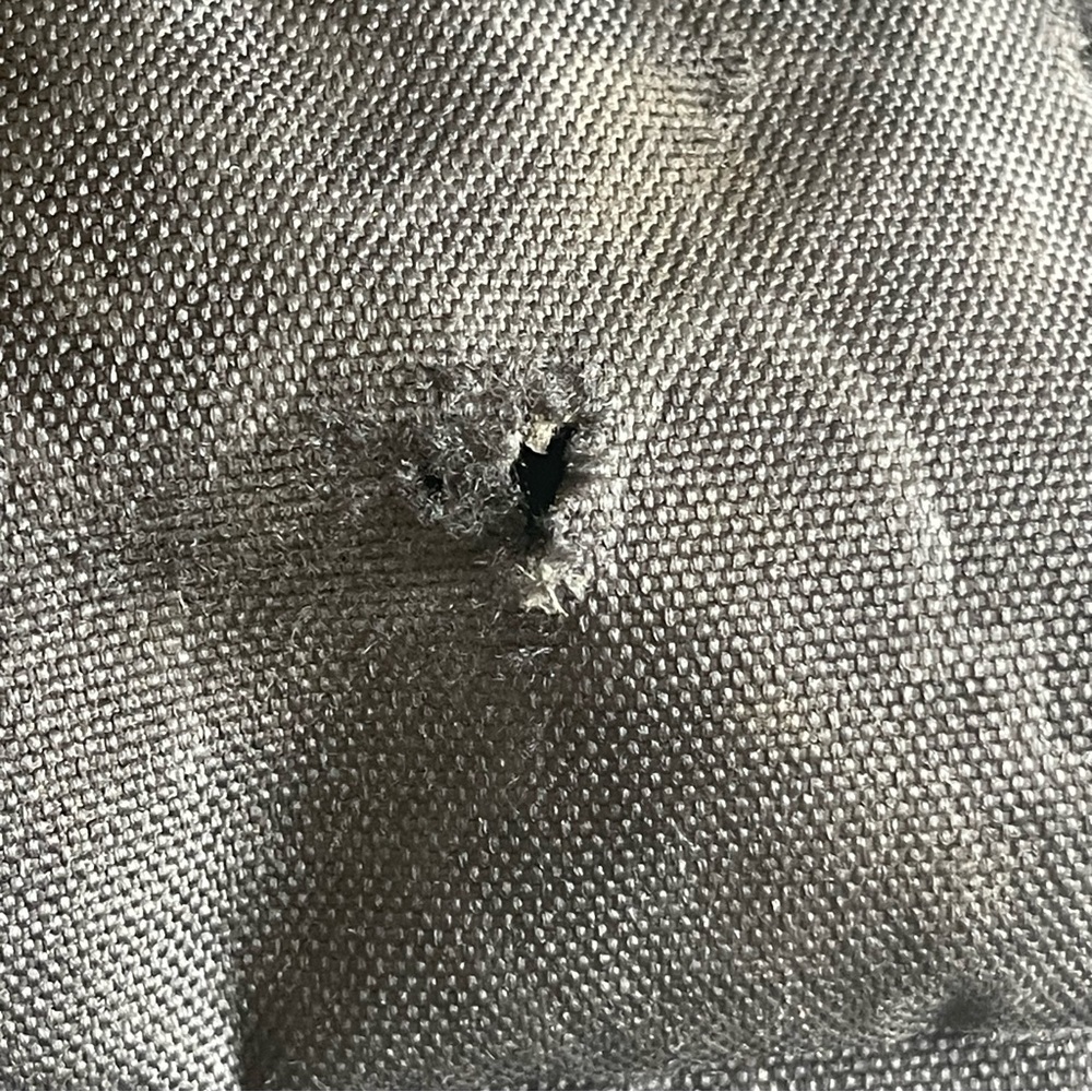 DAKINE 2 Wheel Carry On Roller Suitcase 42L - Picture 4 of 16